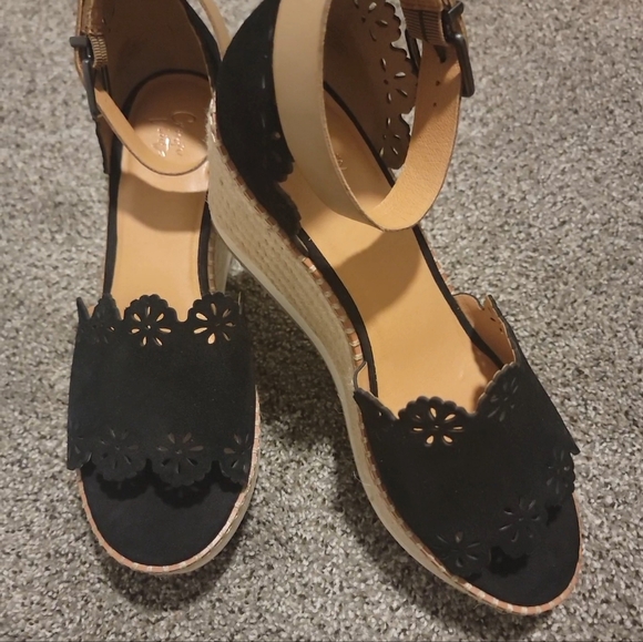 NIB Adorable Crown Vintage Black cow suede wedges sz 10. - Picture 3 of 9